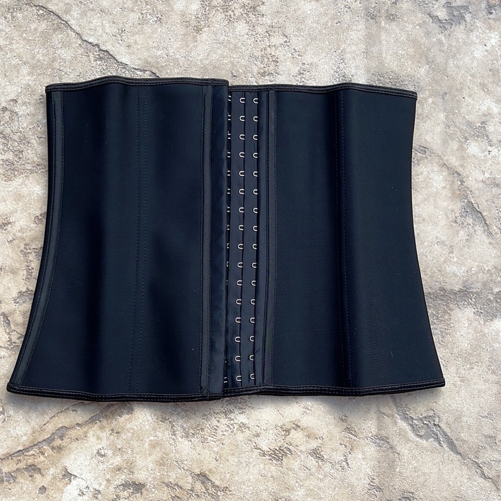 NWT BLACK WAIST CORSET